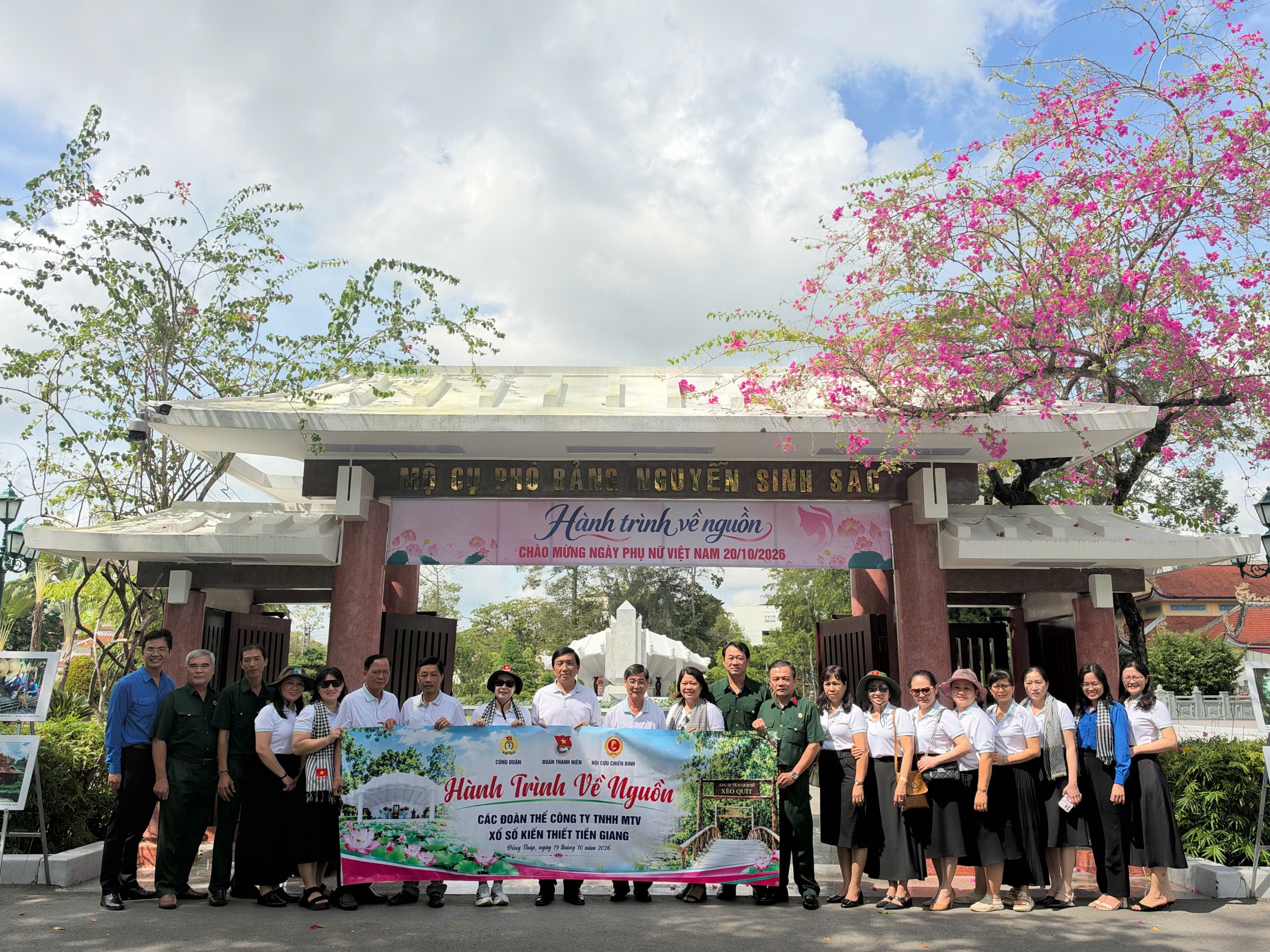 Về nguồn